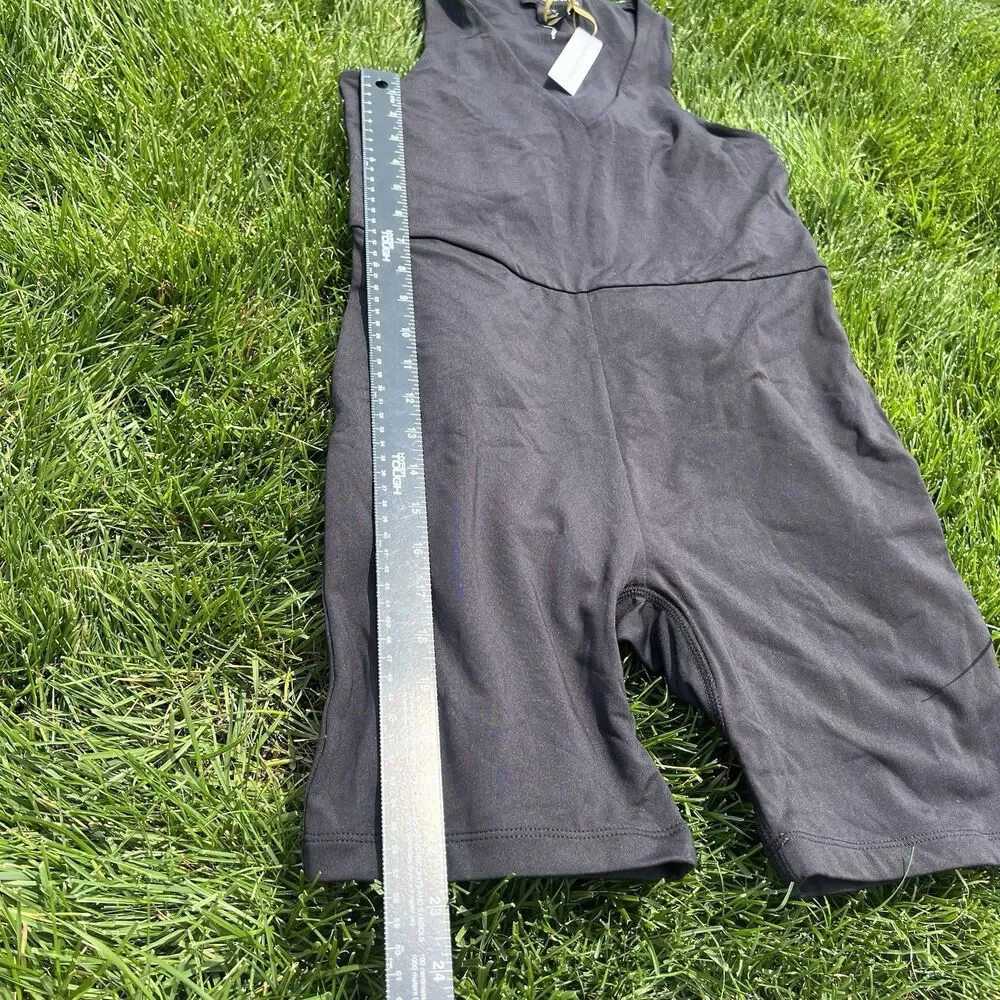 House of Harlow Women's Unitard V Neck Jumpsuit‎ Shorts Shapewear Black NWT Med - Picture 5 of 8